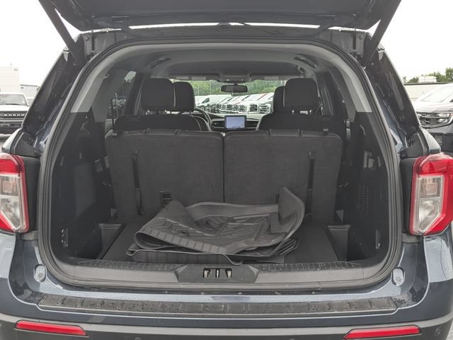 Certified 2022 Ford Explorer XLT w/ Equipment Group 202A RWD image 25