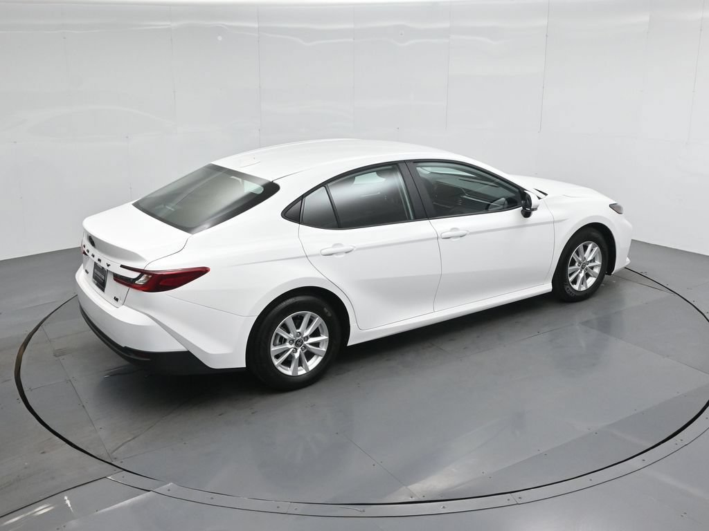 Used 2025 Toyota Camry LE FWD image 34