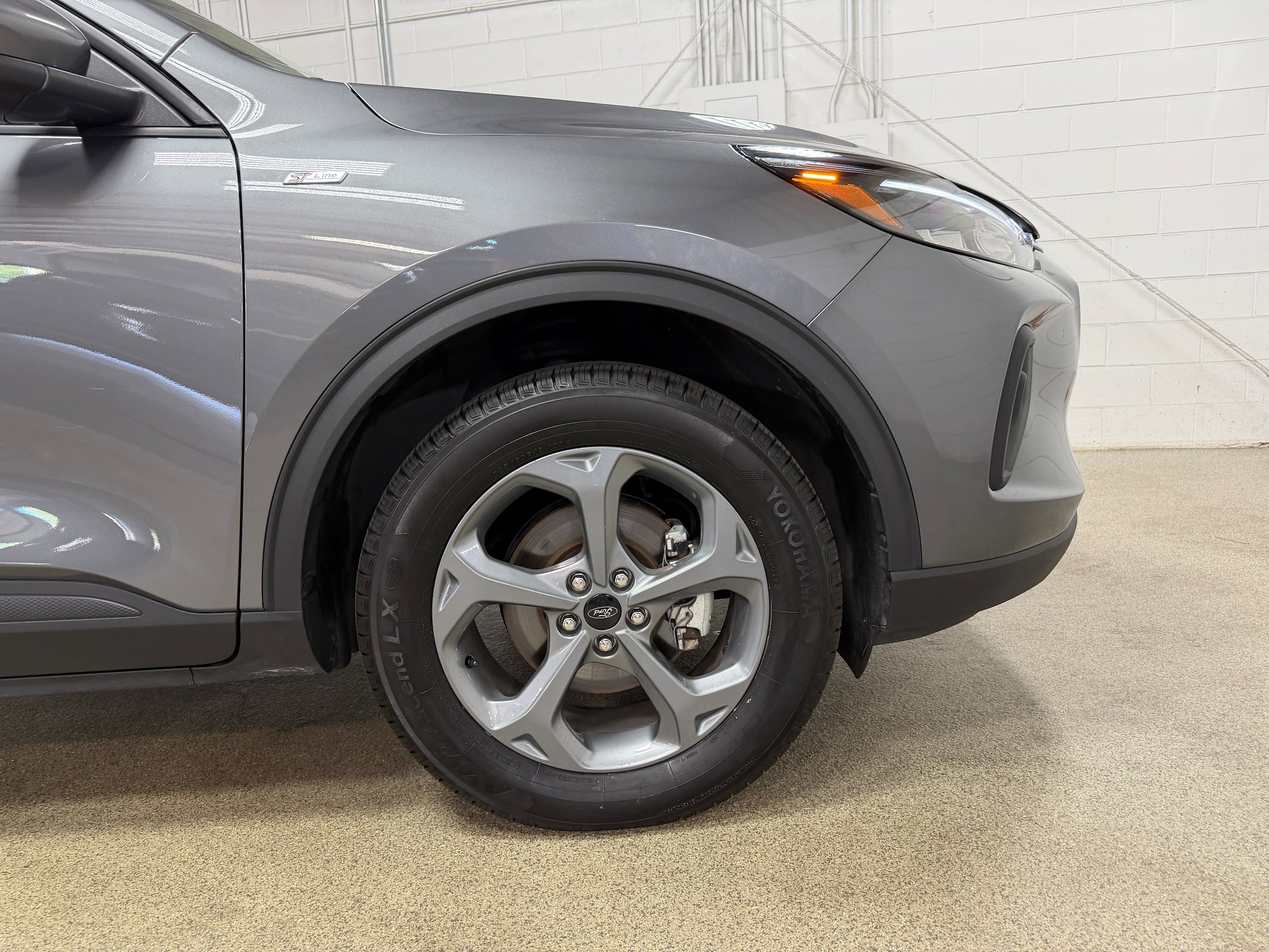 Certified 2025 Ford Escape ST-Line Select AWD/4WD image 31