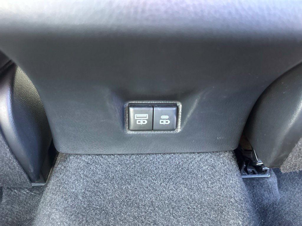 Used 2025 Toyota Camry SE FWD image 33