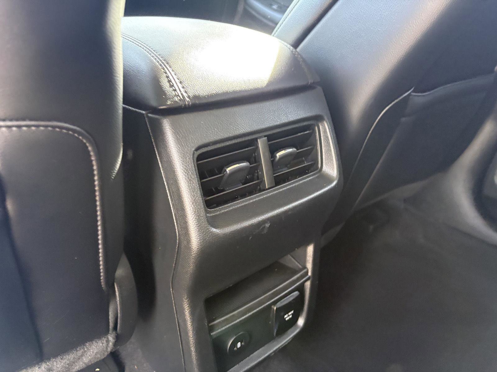 Certified 2024 Ford Edge SEL w/ Convenience Package image 18