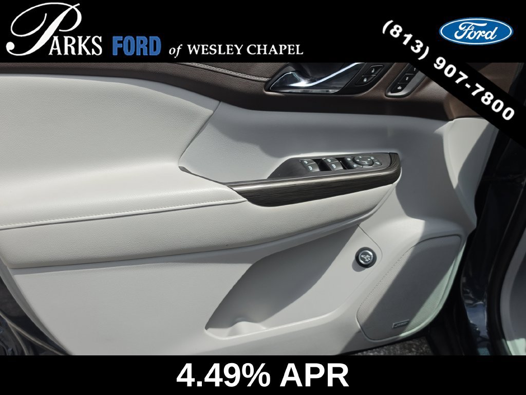 Used 2020 GMC Acadia SLT w/ Driver Alert Package II FWD image 18
