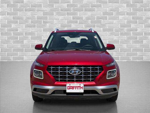 Used 2024 Hyundai Venue Limited FWD image 2