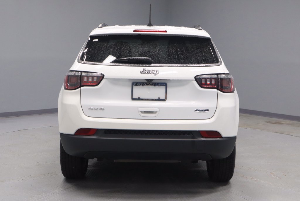 Used 2023 Jeep Compass Latitude AWD/4WD image 7