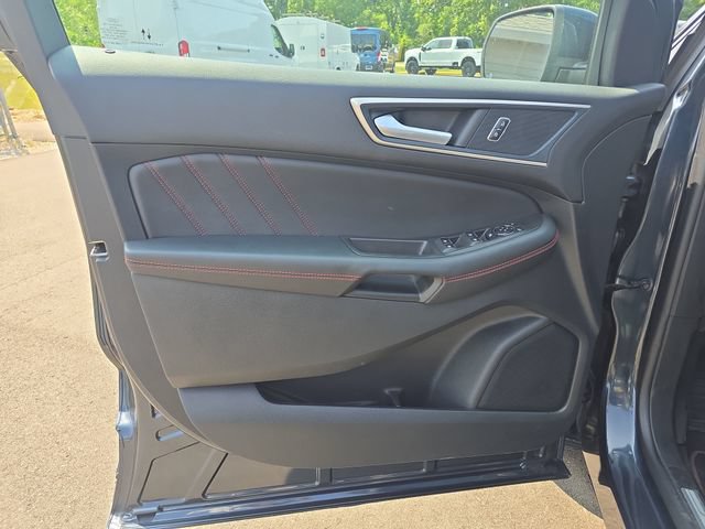 Certified 2024 Ford Edge ST-Line AWD/4WD image 10