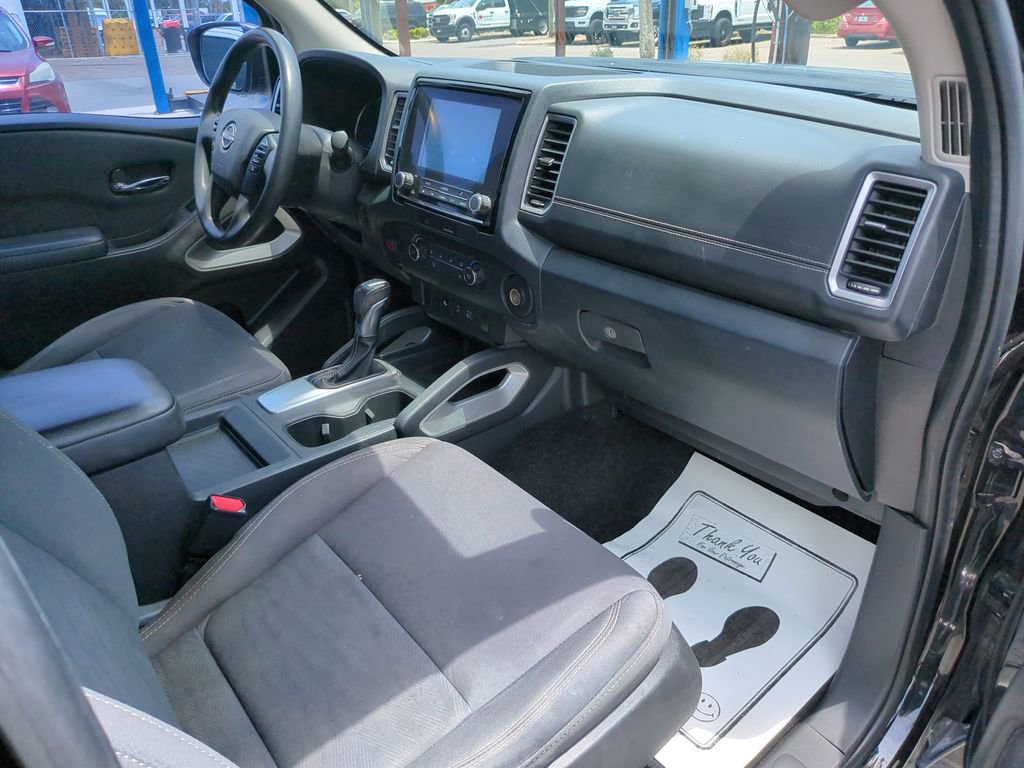 Used 2022 Nissan Frontier SV w/ Technology Package RWD image 12