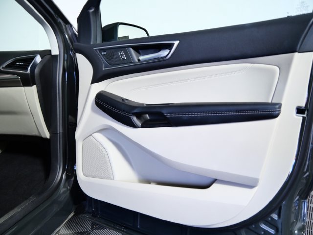 Certified 2024 Ford Edge Titanium AWD/4WD image 10