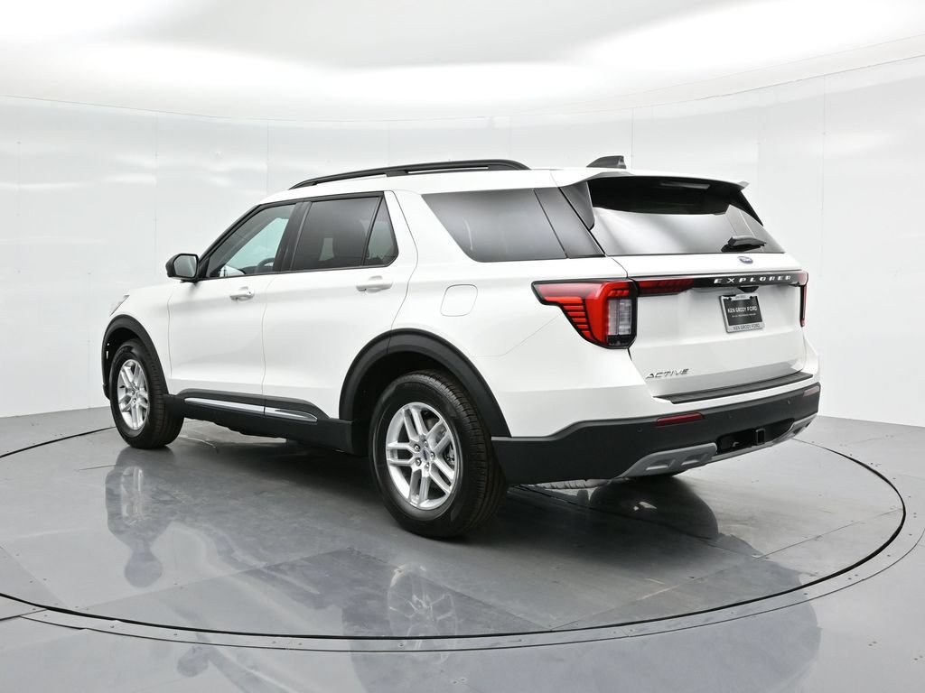 Certified 2025 Ford Explorer Active RWD image 5