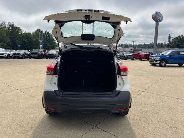 Used 2019 Nissan Kicks SV FWD image 6