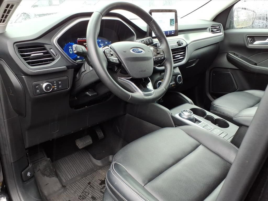 Certified 2022 Ford Escape Titanium image 13