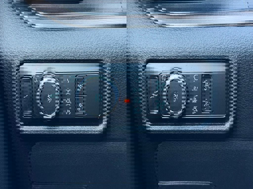 Certified 2023 Ford Explorer Limited image 38