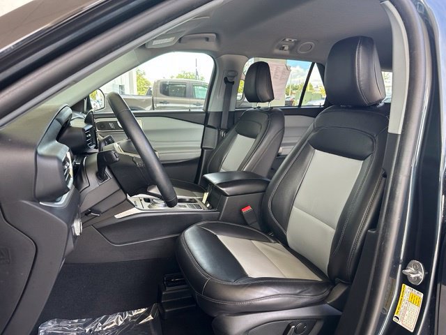 Certified 2022 Ford Explorer XLT w/ Equipment Group 202A RWD image 14