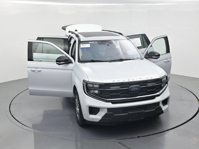 Certified 2025 Ford Expedition Active AWD/4WD image 53