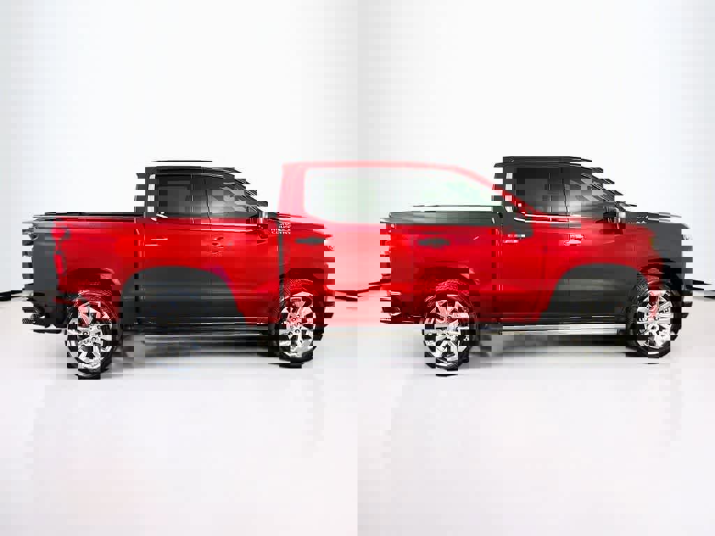 Used 2021 Chevrolet Silverado 1500 High Country w/ Technology Package image 6