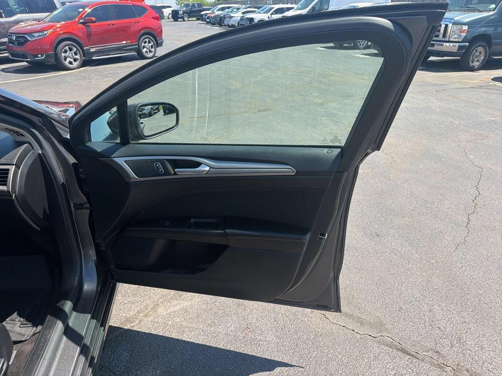 Certified 2019 Ford Fusion SE FWD image 36