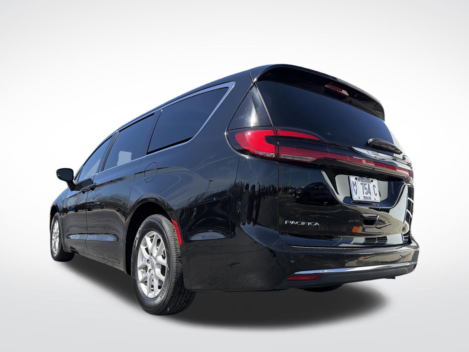 Used 2025 Chrysler Pacifica Select image 8