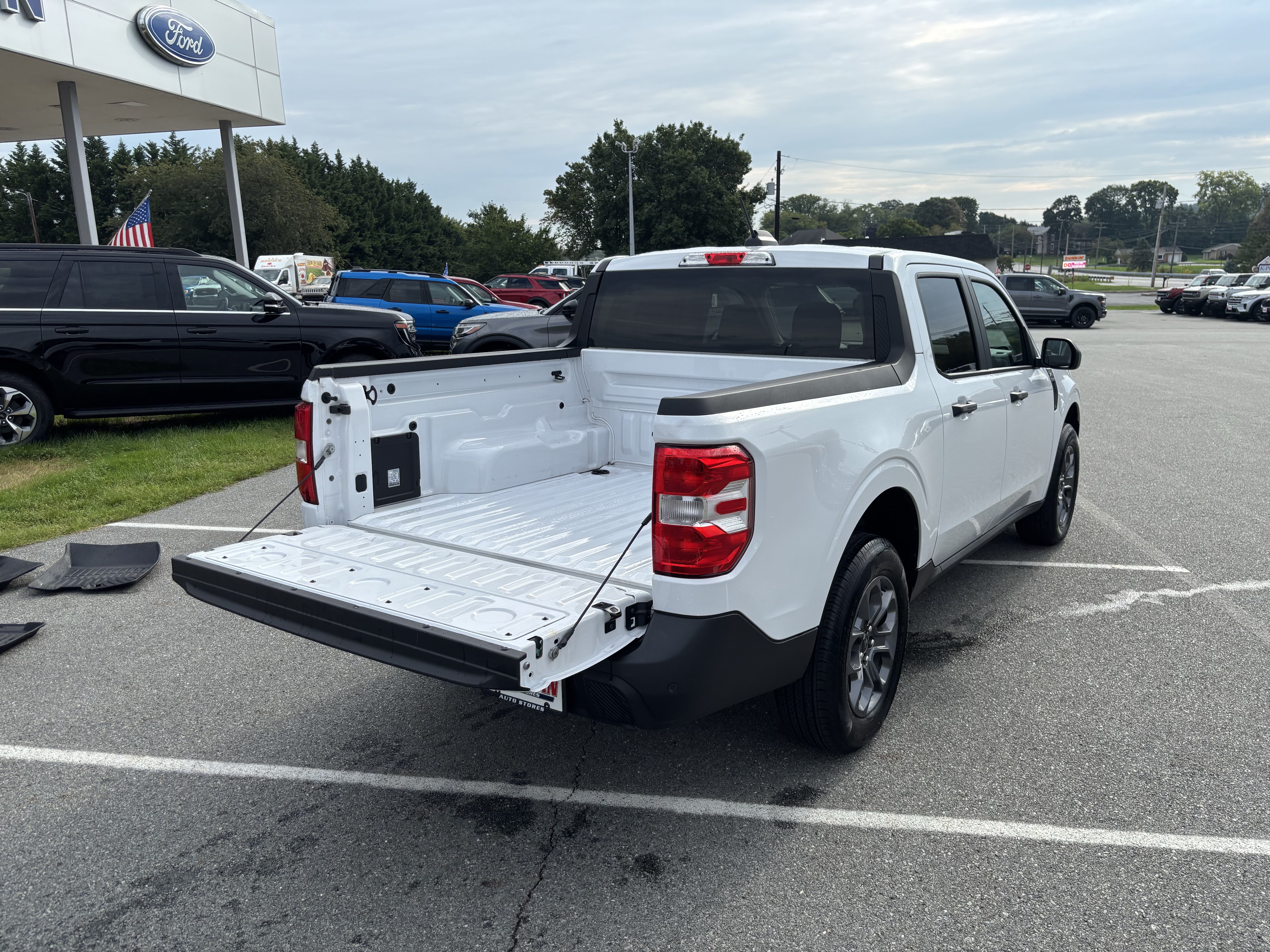 Certified 2025 Ford Maverick XLT w/ Equipment Group 302A AWD/4WD image 33