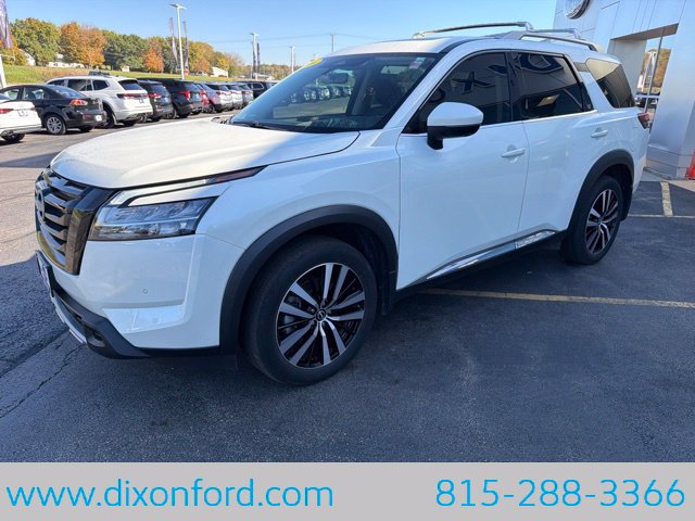 Used 2023 Nissan Pathfinder Platinum AWD/4WD image 3