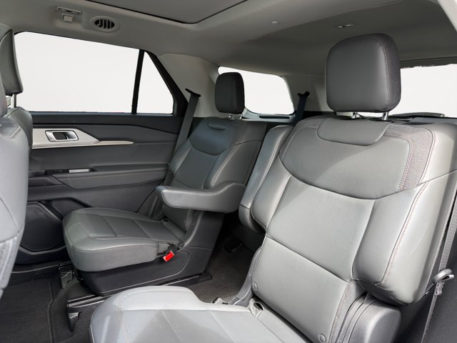 Certified 2025 Ford Explorer Active w/ Active Comfort Package AWD/4WD image 13