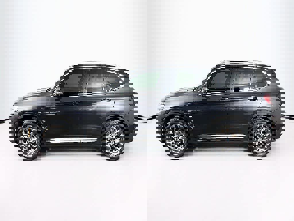 Used 2023 BMW X3 xDrive30i w/ Premium Essential Package image 2