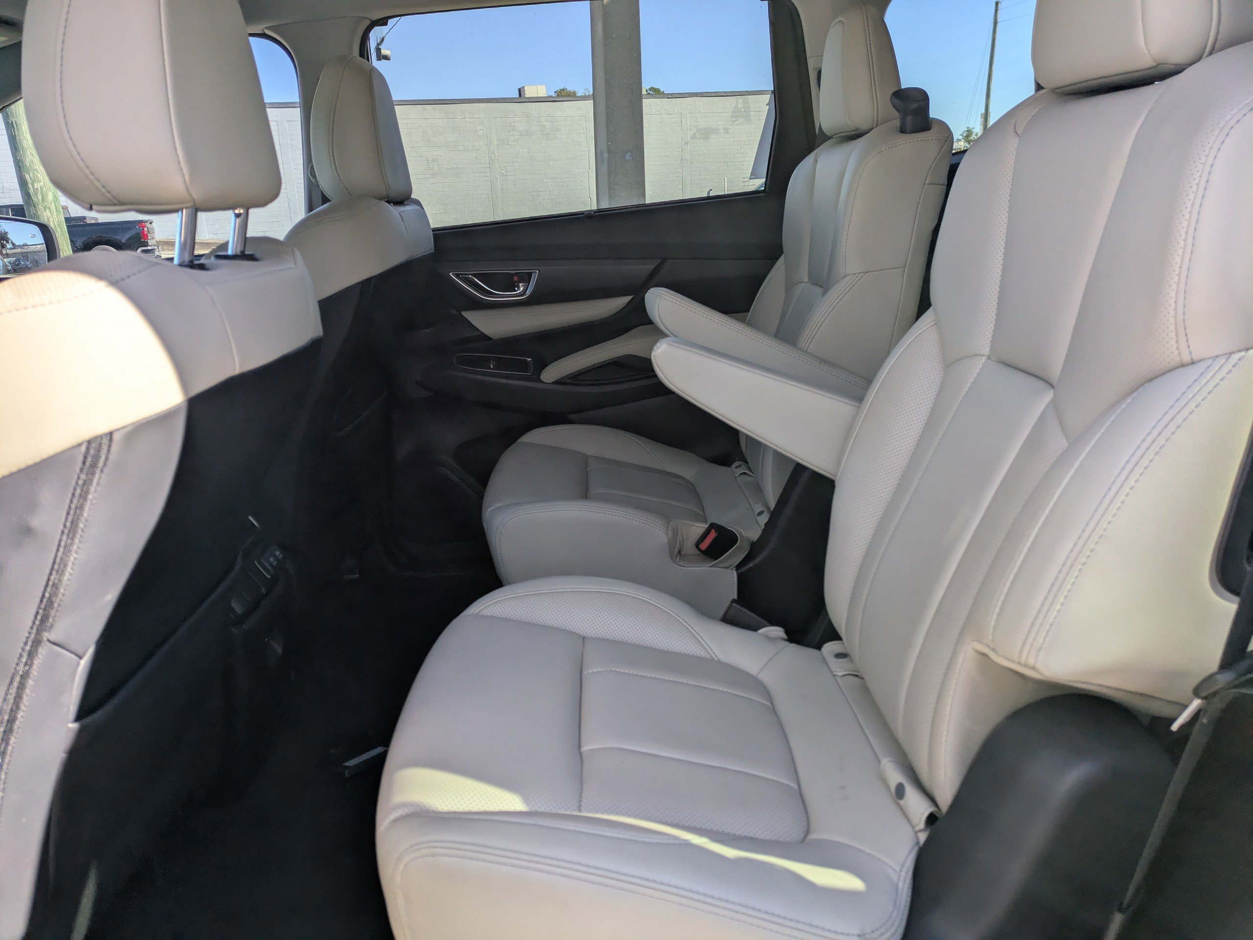 Used 2022 Subaru Ascent Limited image 14