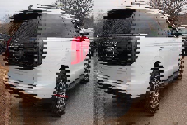 Certified 2025 Ford Expedition Active image 5