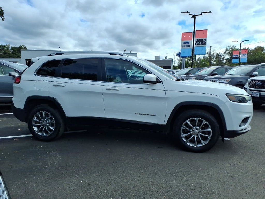 Used 2019 Jeep Cherokee Latitude Plus w/ Comfort/Convenience Group AWD/4WD image 21