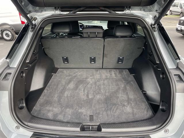 Used 2025 Chevrolet Equinox EV LT w/ Convenience Package image 35