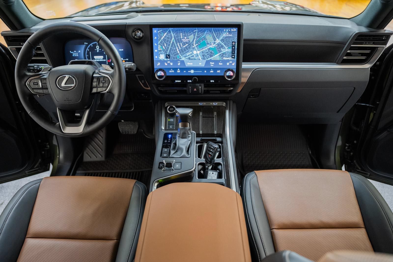 Used 2025 Lexus GX 550 w/ Cold Area Package AWD/4WD image 28