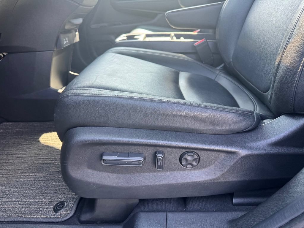 Used 2025 Honda Odyssey EX-L image 6