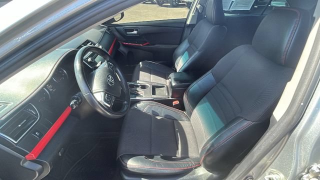 Used 2017 Toyota Camry SE FWD image 17