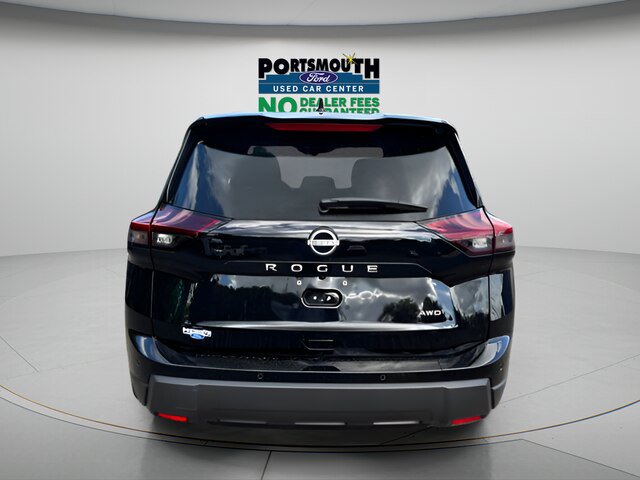 Used 2025 Nissan Rogue S AWD/4WD image 9
