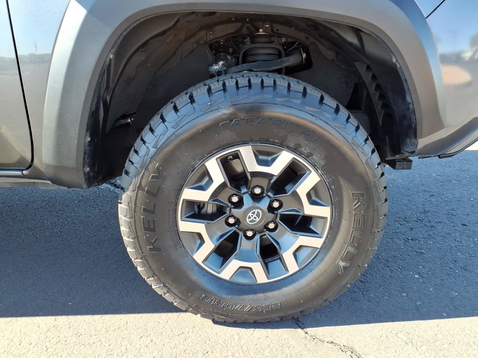 Used 2018 Toyota Tacoma TRD Off-Road w/ Technology Package RWD image 9