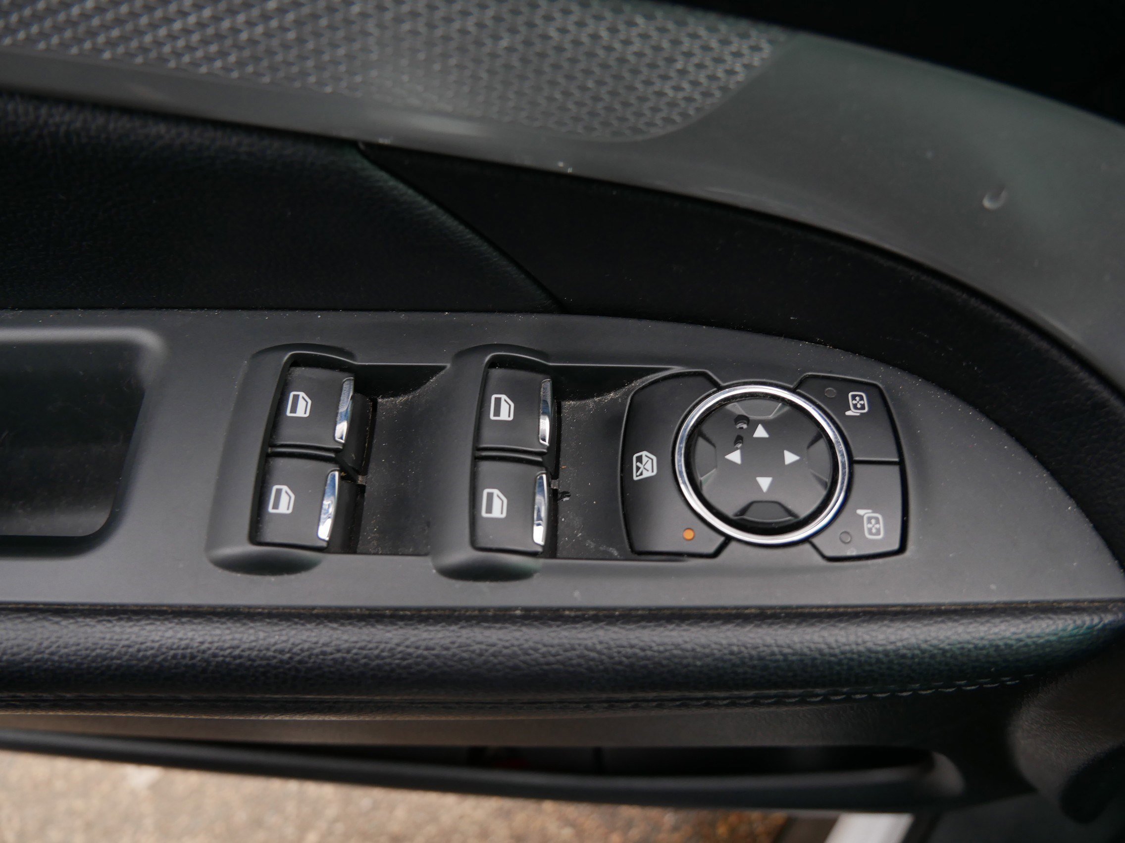 Certified 2017 Ford Explorer XLT w/ Equipment Group 202A image 20