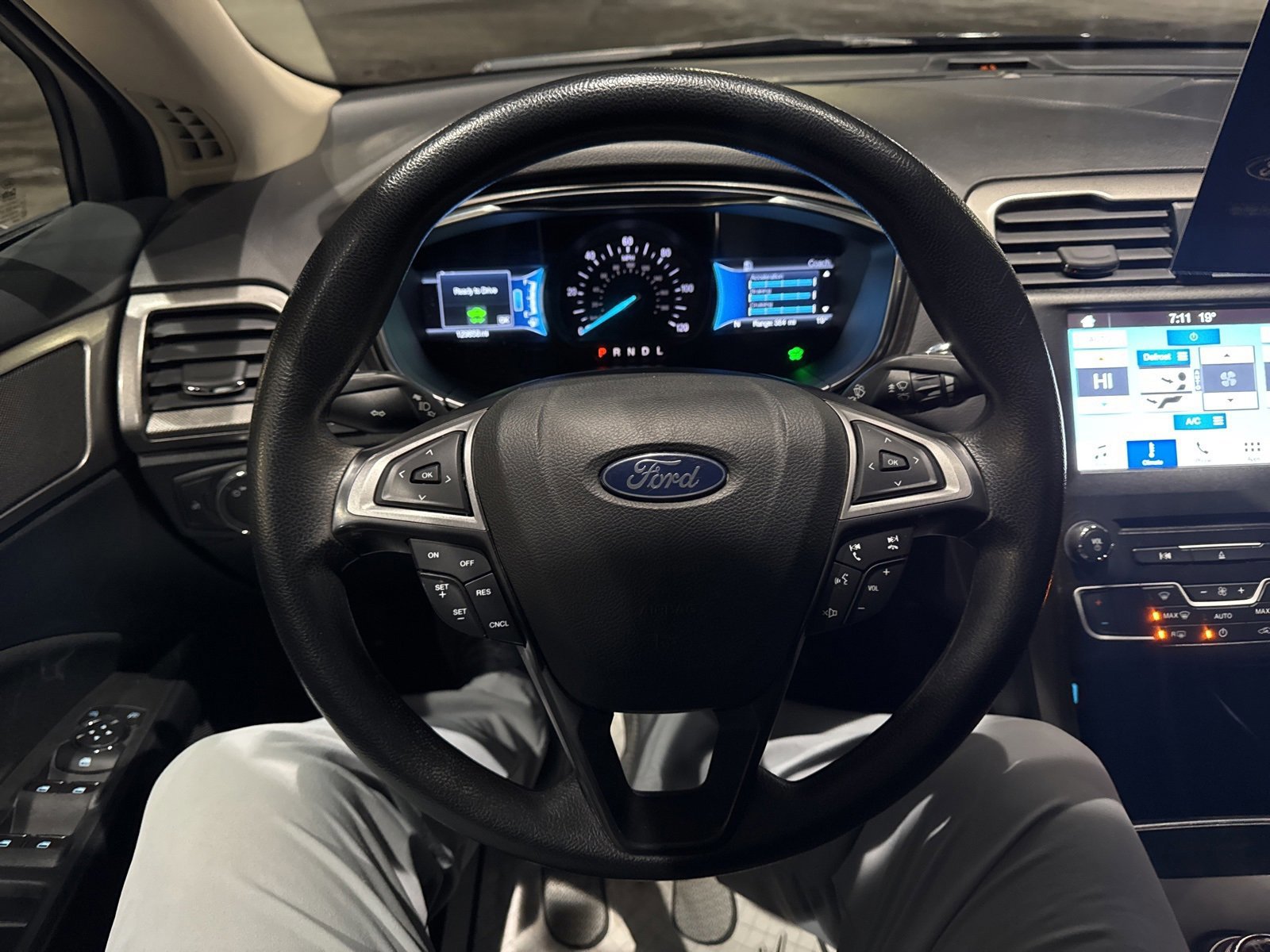 Certified 2018 Ford Fusion SE image 28