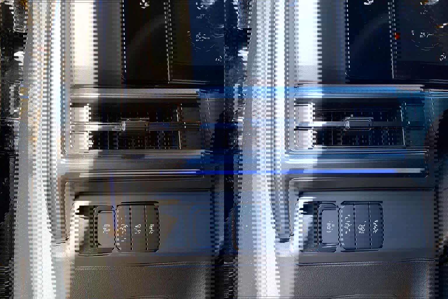 Used 2024 Hyundai Santa Fe Calligraphy image 35