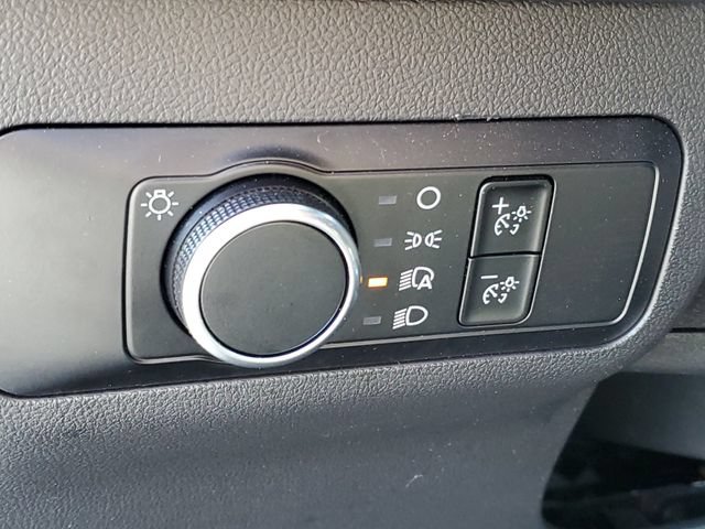 Certified 2025 Ford Escape ST-Line AWD/4WD image 8