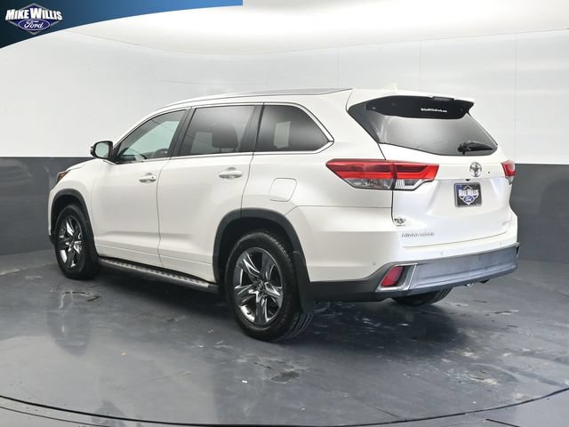 Used 2019 Toyota Highlander Limited Platinum FWD image 3