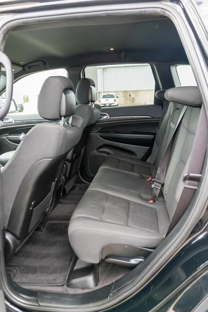 Used 2018 Jeep Grand Cherokee Laredo AWD/4WD image 11