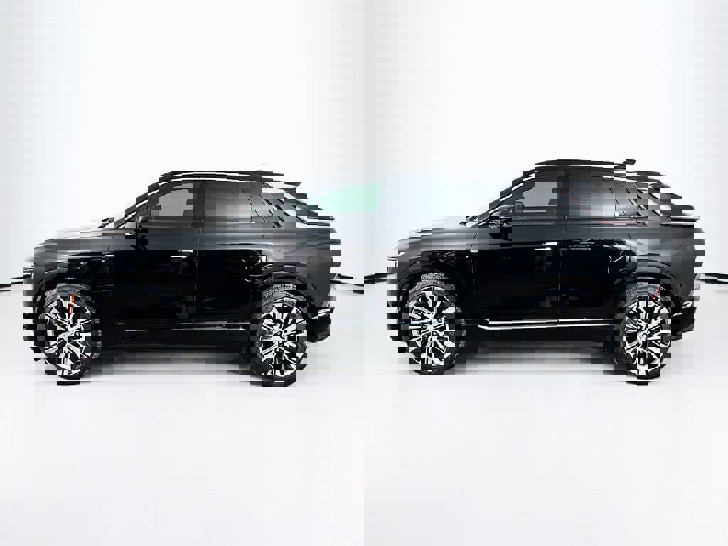 Used 2024 Cadillac Lyriq Luxury w/ LPO, Floor Liner Package image 2