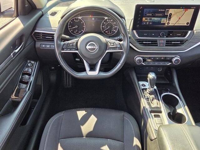 Used 2023 Nissan Altima 2.5 SV w/ SV Premium Package FWD image 7