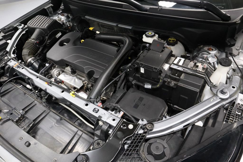 Used 2024 GMC Terrain SLE FWD image 17