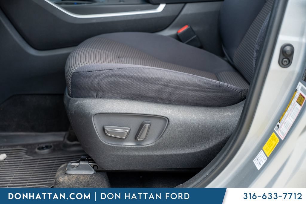 Used 2023 Toyota Highlander L FWD image 19