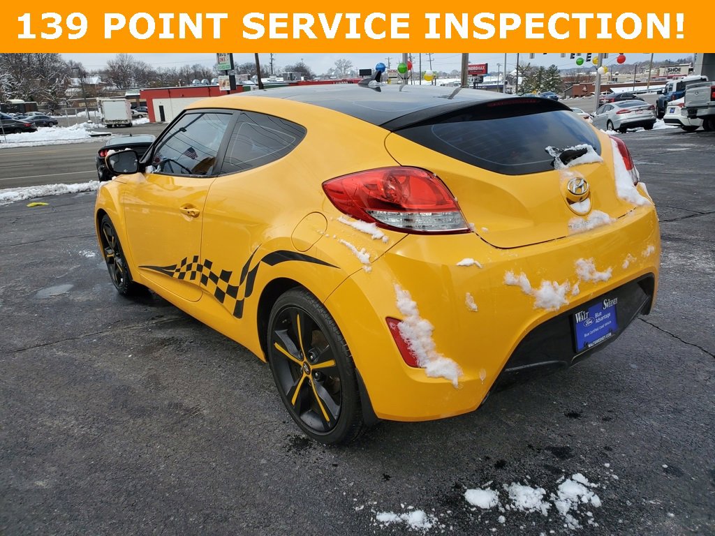 Used 2017 Hyundai Veloster Value Edition image 3