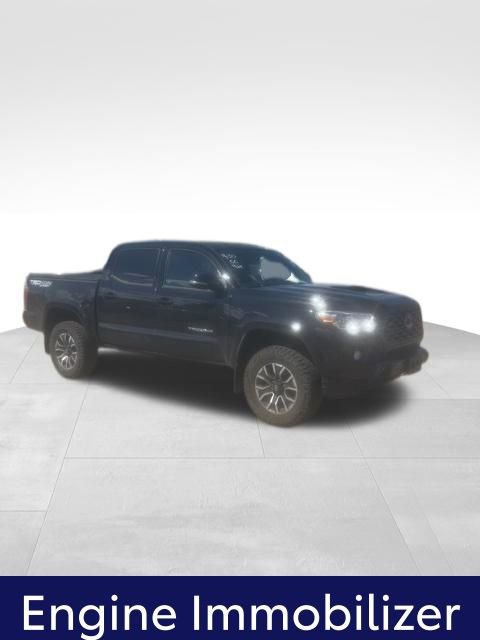 Used 2022 Toyota Tacoma TRD Sport w/ Technology Package AWD/4WD image 8