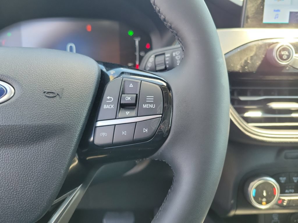 Certified 2023 Ford Escape Active AWD/4WD image 25