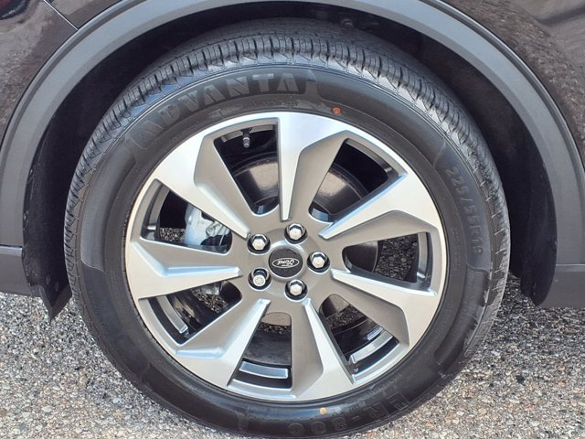 Certified 2023 Ford Escape Platinum w/ Premium Technology Package AWD/4WD image 28