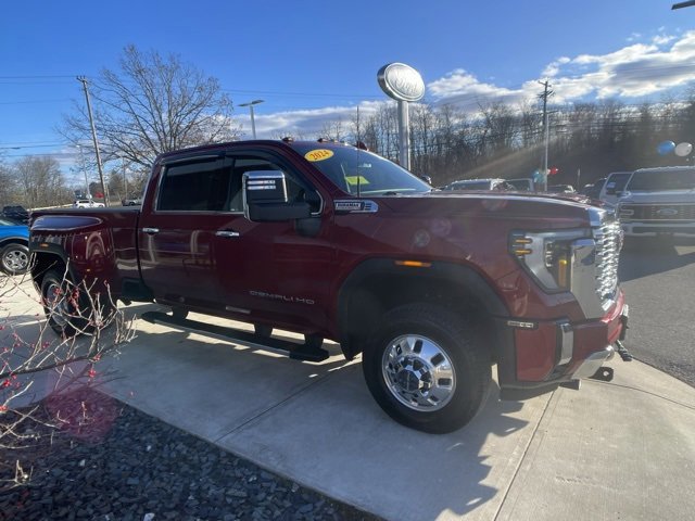 Used 2024 GMC Sierra 3500 Denali image 8
