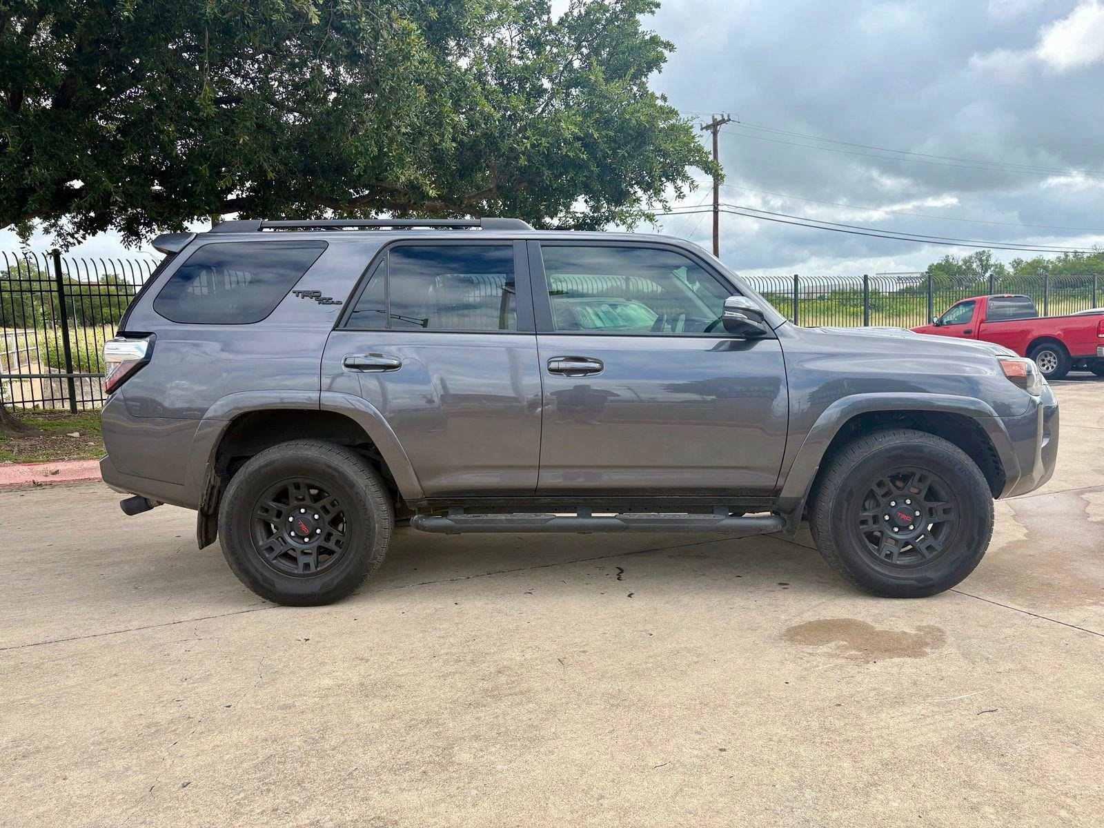 Used 2022 Toyota 4Runner TRD Off-Road Premium w/ Moonroof Package AWD/4WD image 2