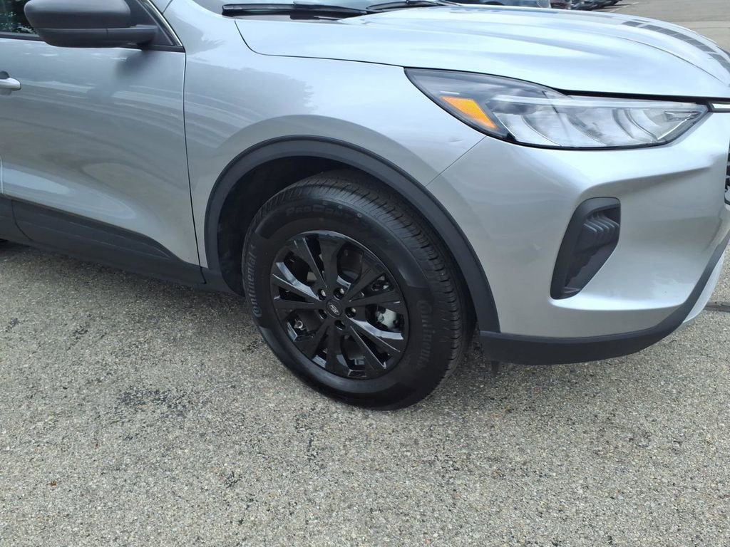 Certified 2023 Ford Escape Active w/ Tech Pack #1 AWD/4WD image 5